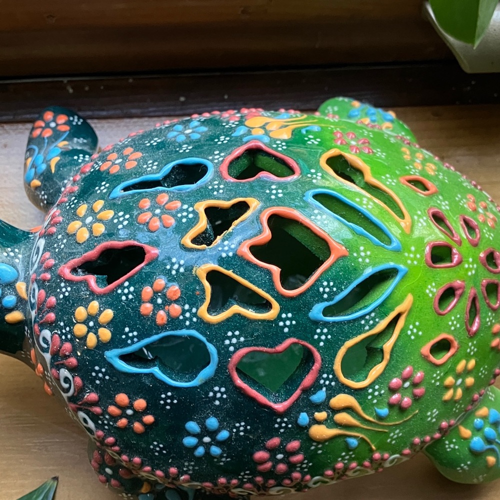 Colorful Ceramic Turtle candle holder - Picture 5 of 9